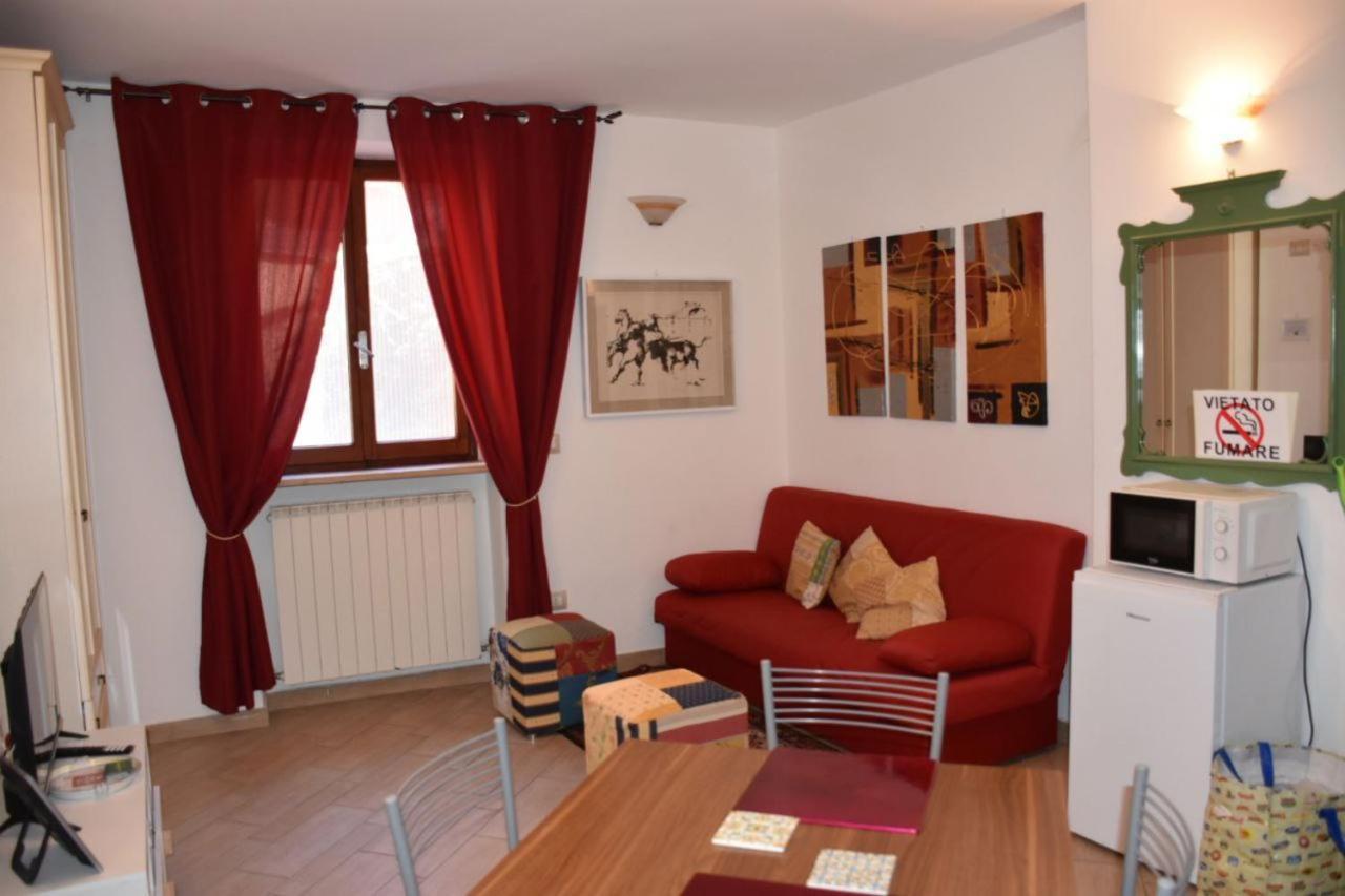 Casa Ischia Apartment เปรูจา ภายนอก รูปภาพ